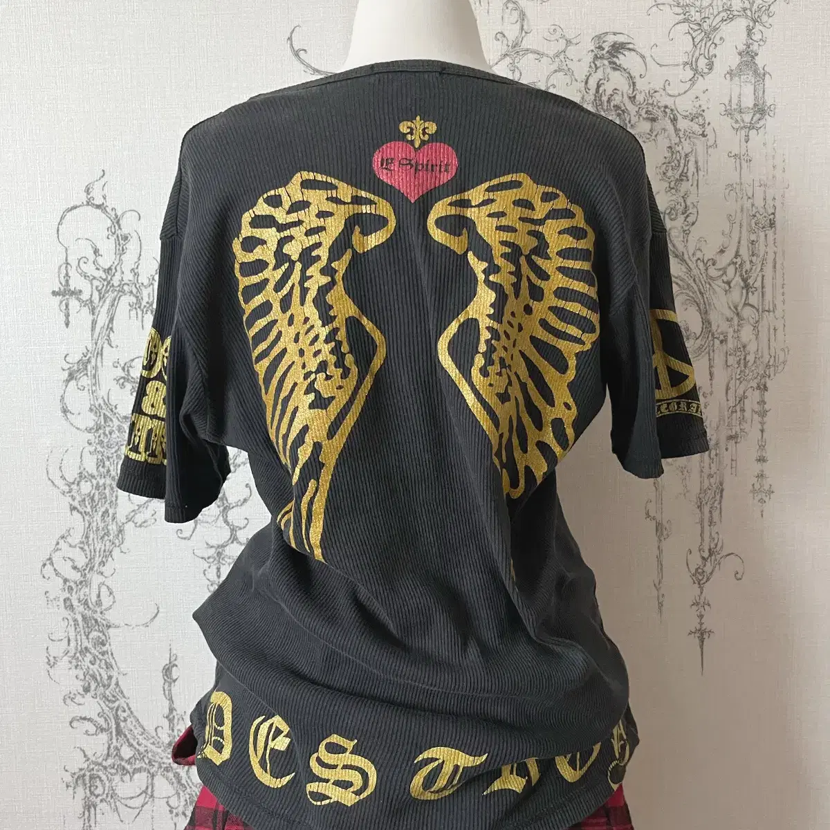 gold gothic graphic t