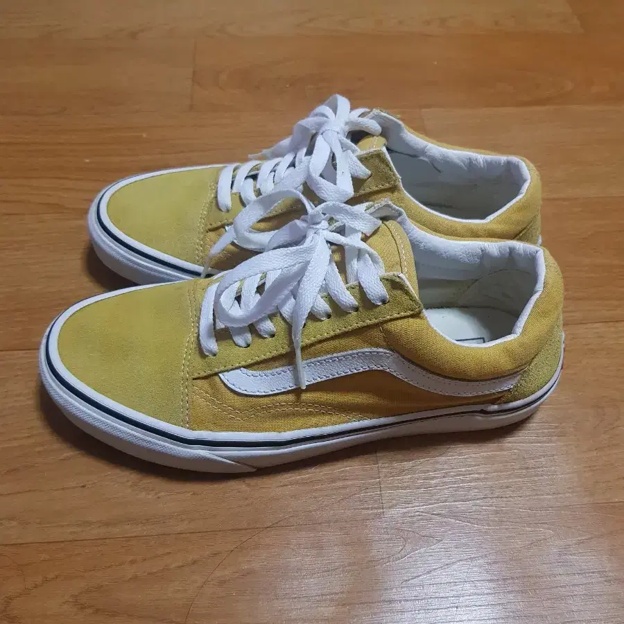 반스(VANS) 빈티지 노란색 신발 240mm