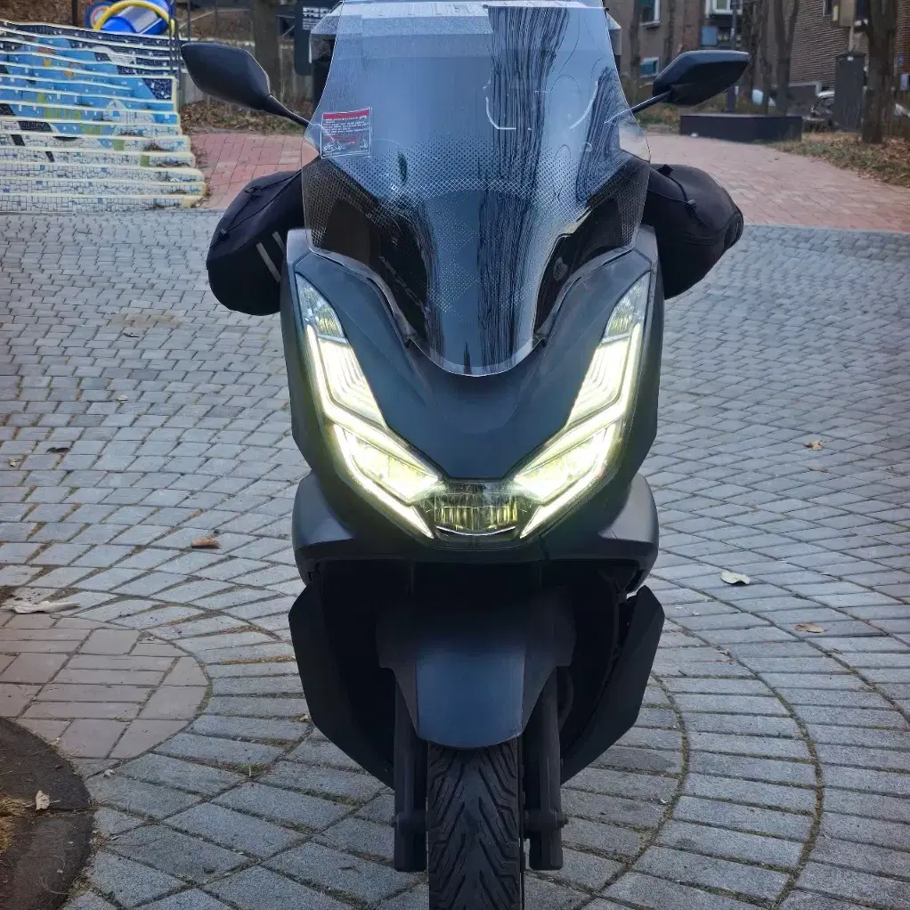 21년식 PCX125 블랙 배달세팅 팝니다