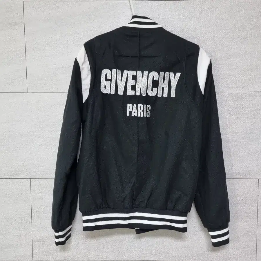 지방시 GIVENCHY 바시티자켓 야구점퍼