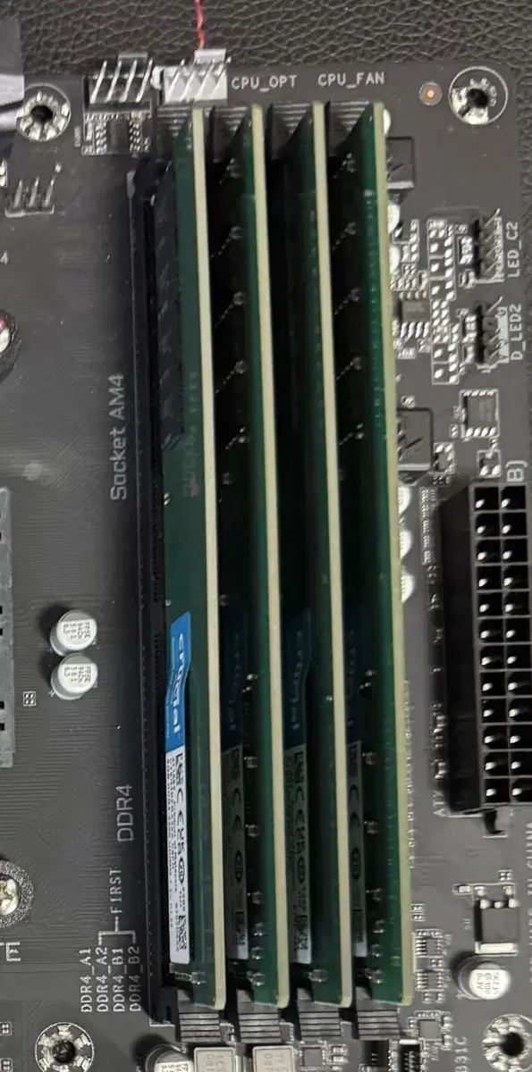 마이크론 ddr4-3200 8gb램 4장 판매합니다