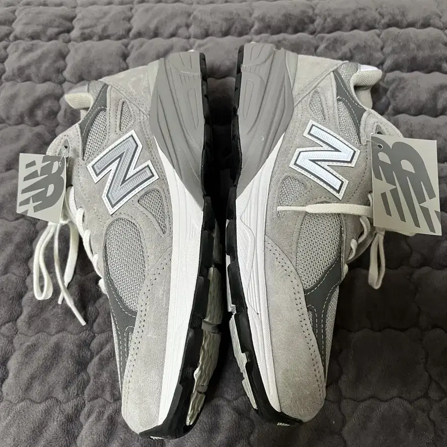 뉴발란스 990v3 us9