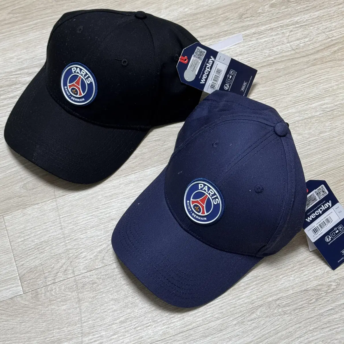 파리 생제르망 PSG 볼캡 모자 블랙 네이비 새제품 팝니다.