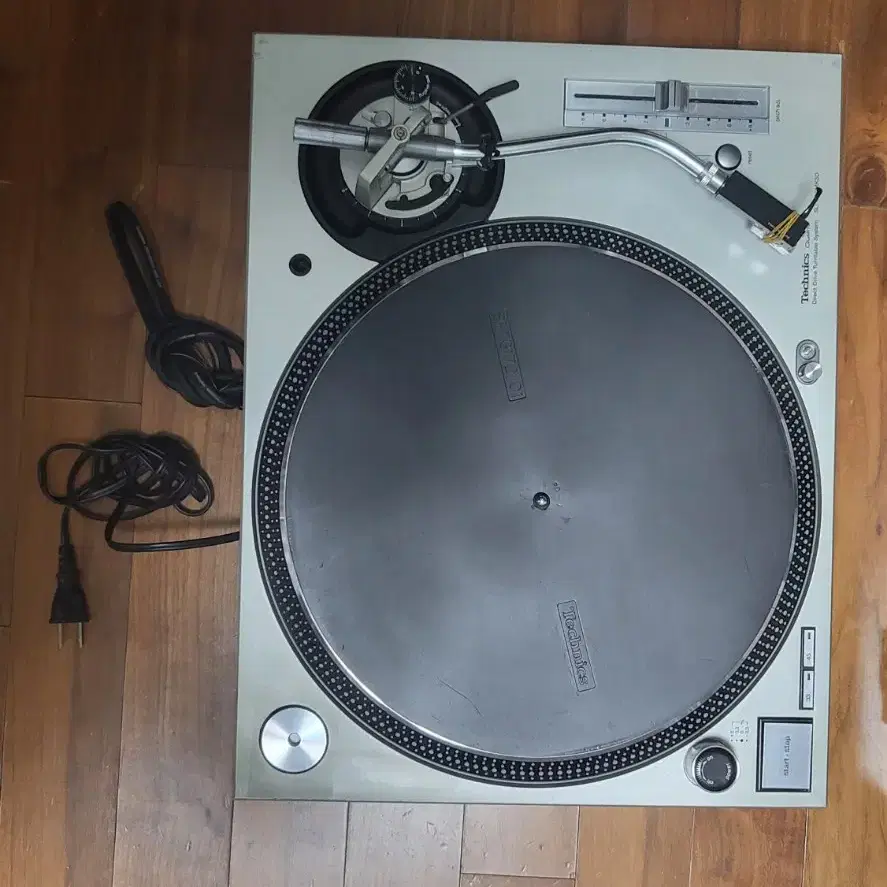 Technics SL-1200MK3D 턴테이블