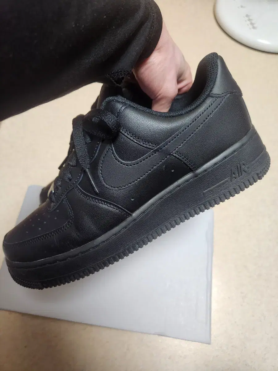 Nike Air Force 1 All-Black Force 260