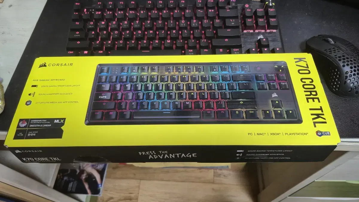 CORSAIR K70 RGB CORE 기계식