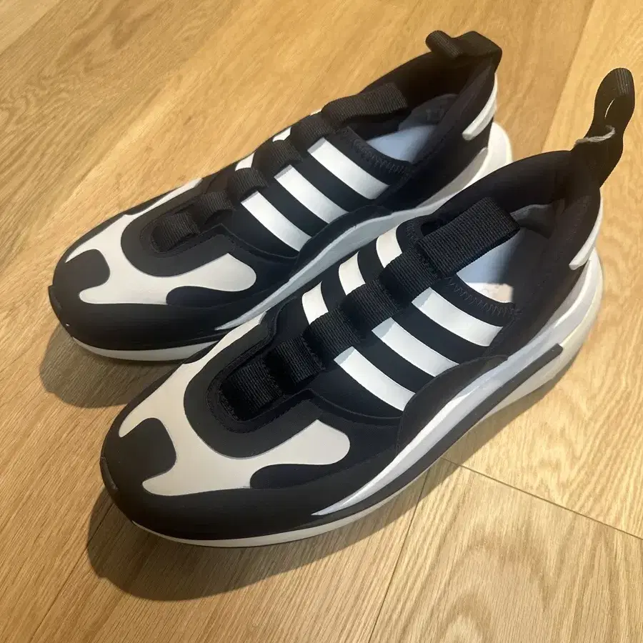 Y-3 Qisan Cozy Black Core White 260 새제품