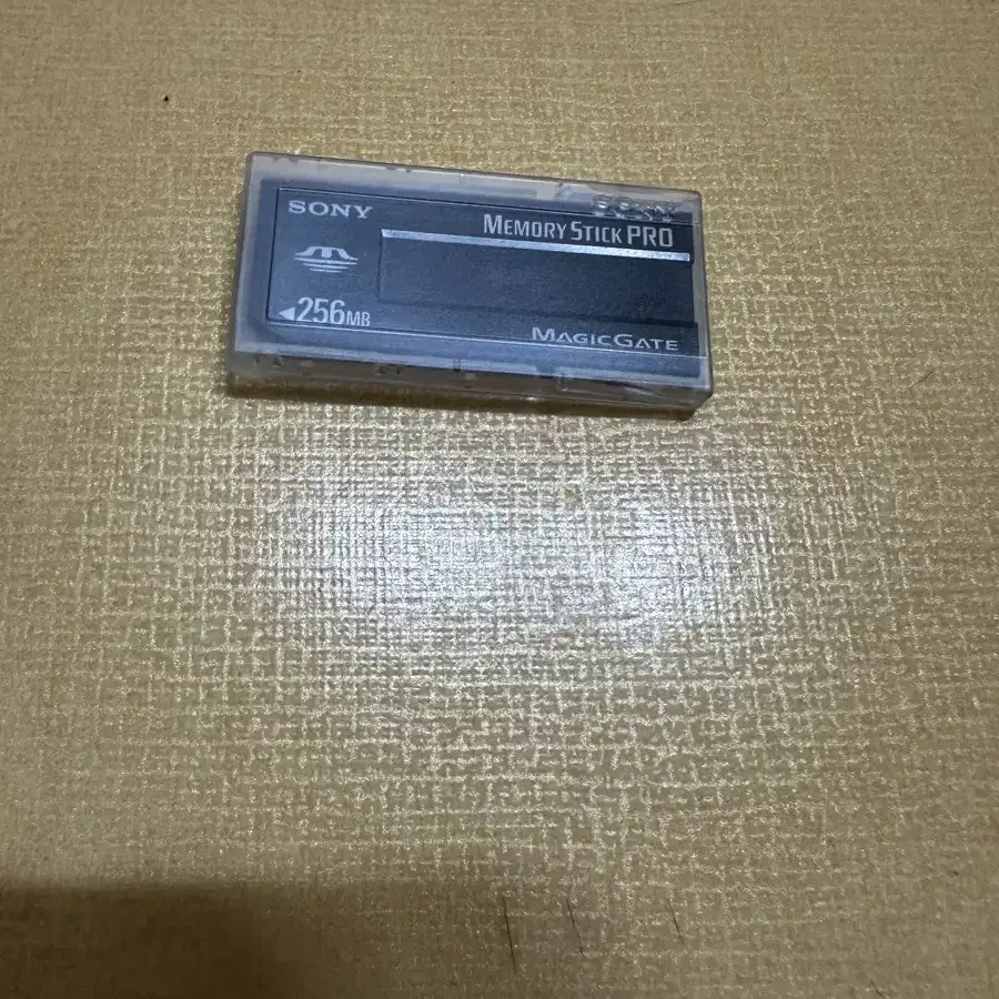 소니 메모리 스틱 프로 256MB 판매합니다.