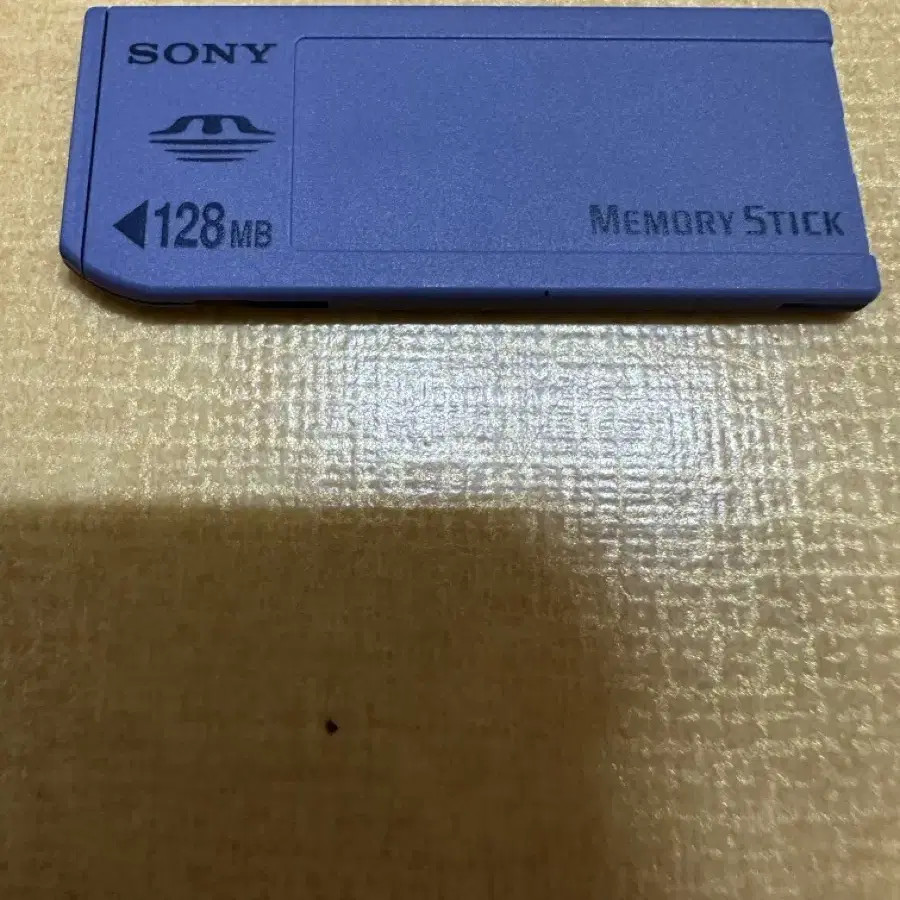 소니 메모리 스틱 128MB 판매합니다.