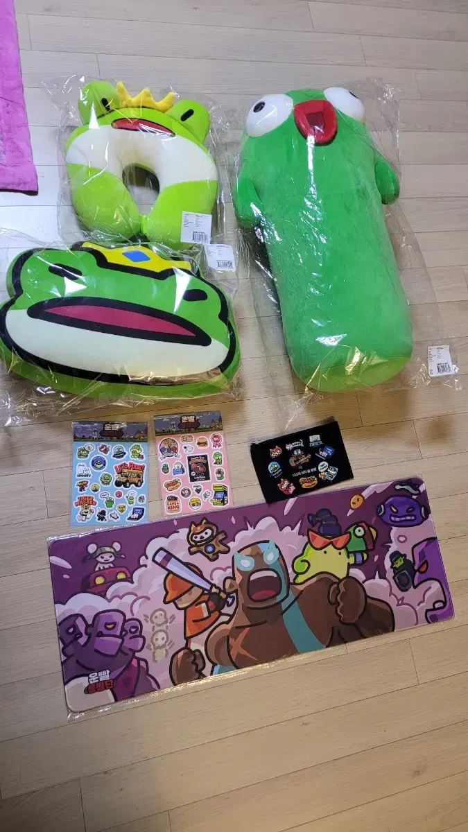 Goods with a lot of luck zone - Nyan-Bonsai, Blob, Frog Prince, Iron Meow