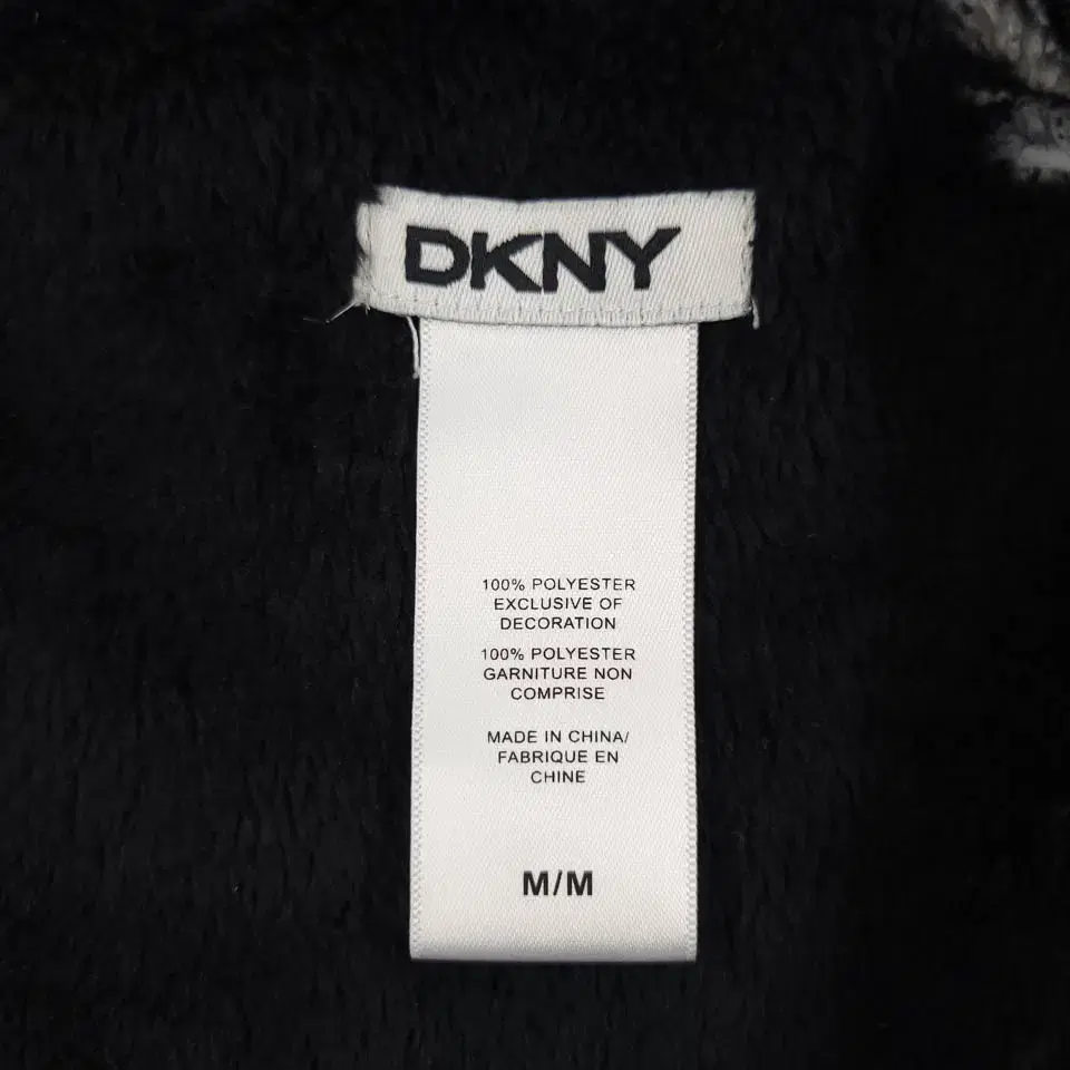 DKNY 디케이앤와이 블랙 화이트 사선 체크 플리스 후리스 코트 로브 가