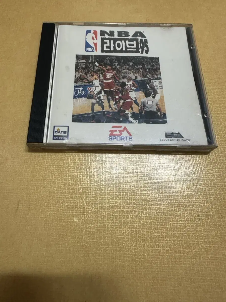 고전 PC 게임 NBA 라이브 95 판매합니다.