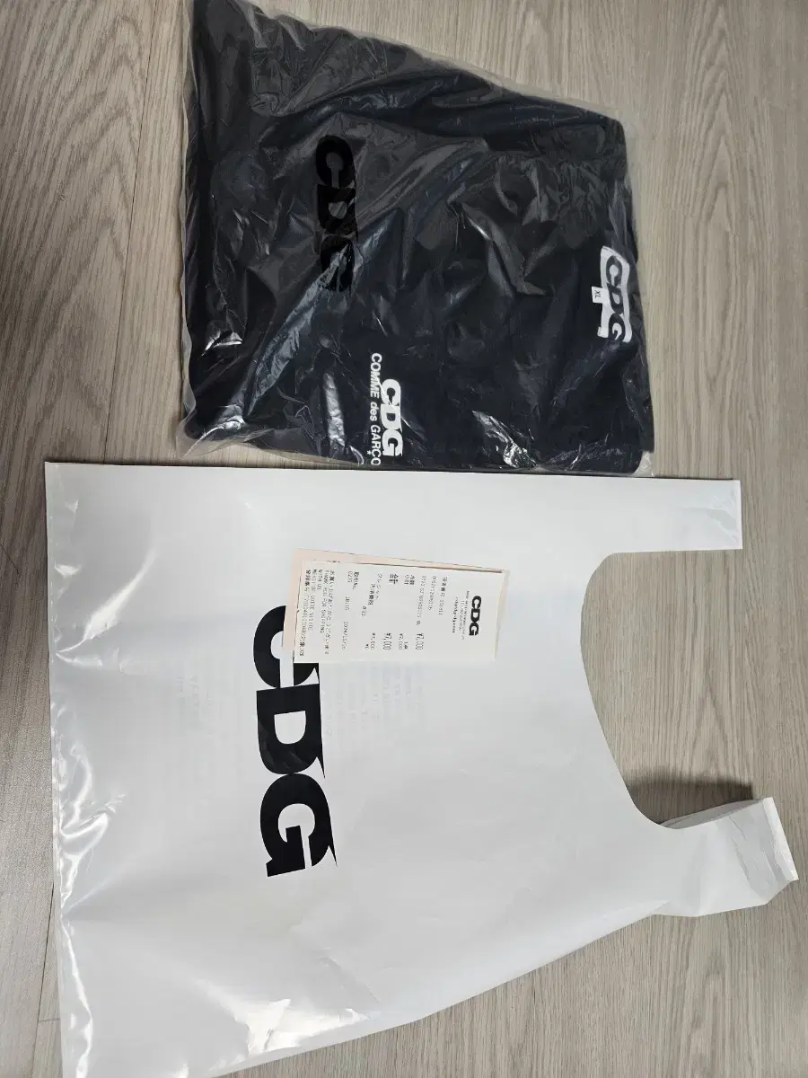 꼼데 cdg 반팔 XL(103) 미개봉