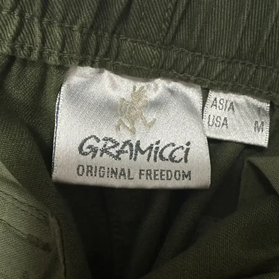 GRAMICCI 카고팬츠