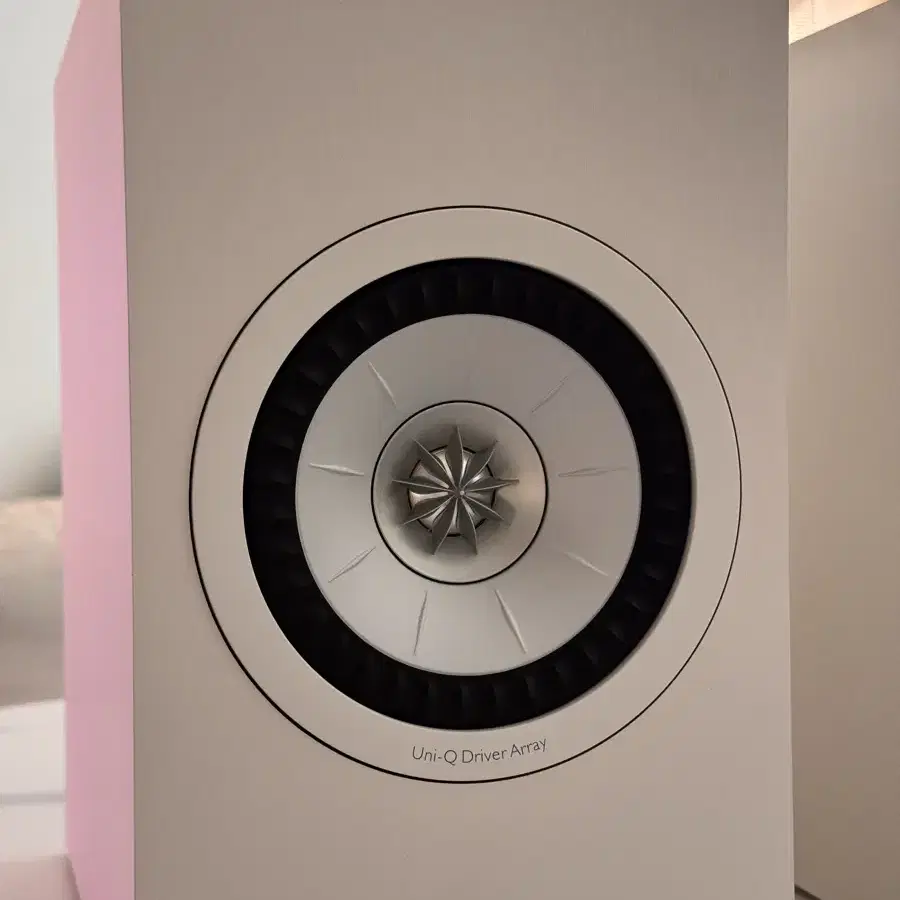 KEF Q150 스피커