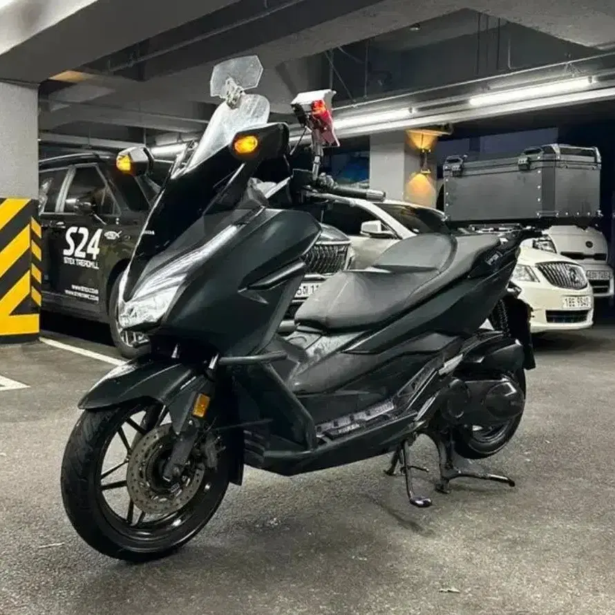 HONDA/포르자300 20년식 알루미늄 탑박스 셋팅