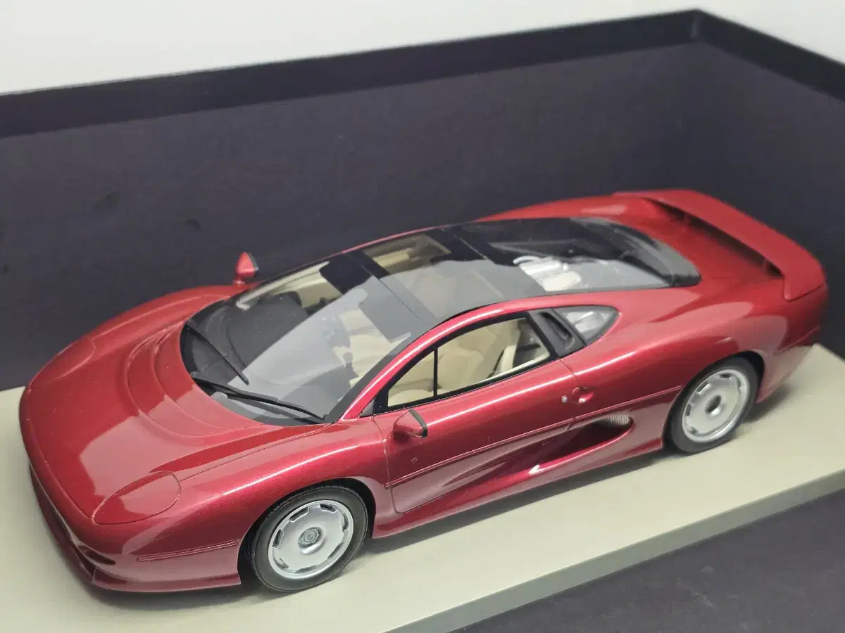 1/18 Topmarques 재규어 XJ220 레진 다이캐스트 판매합니다