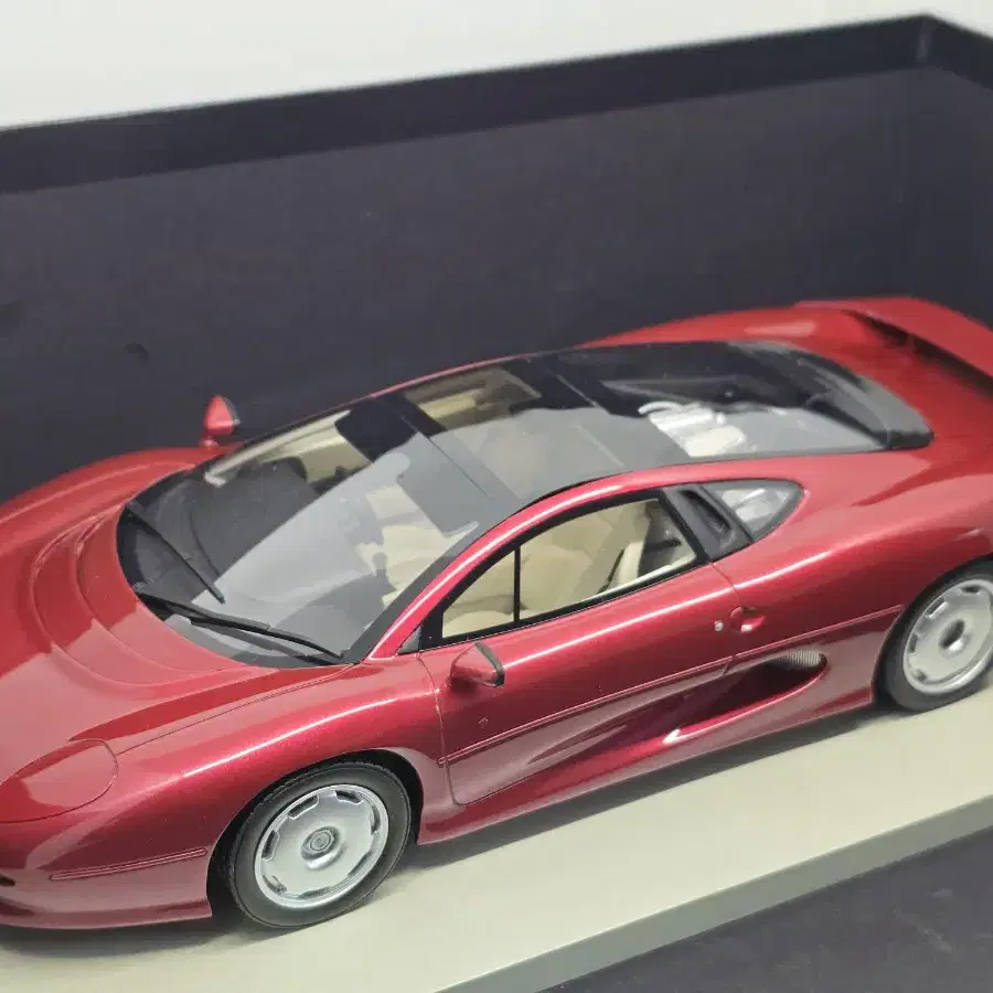 1/18 Topmarques 재규어 XJ220 레진 다이캐스트 판매합니다