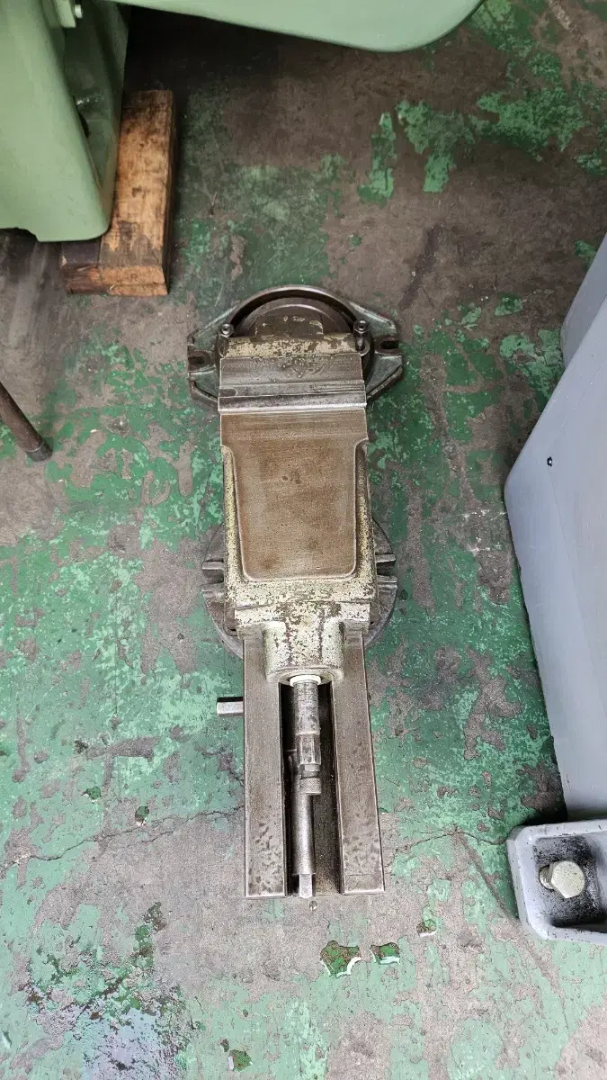 angle vise