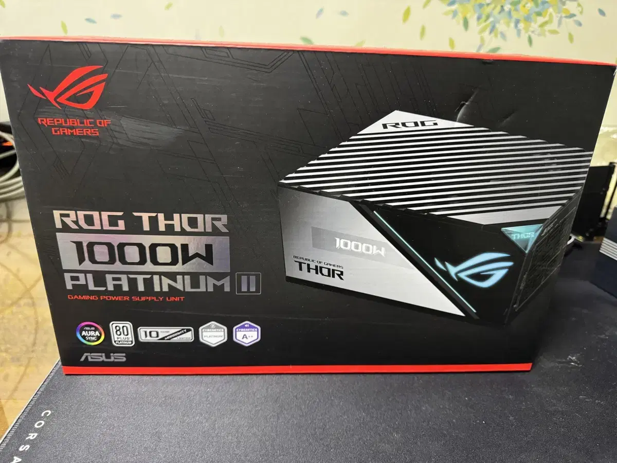 ASUS ROG THIR 1000P2