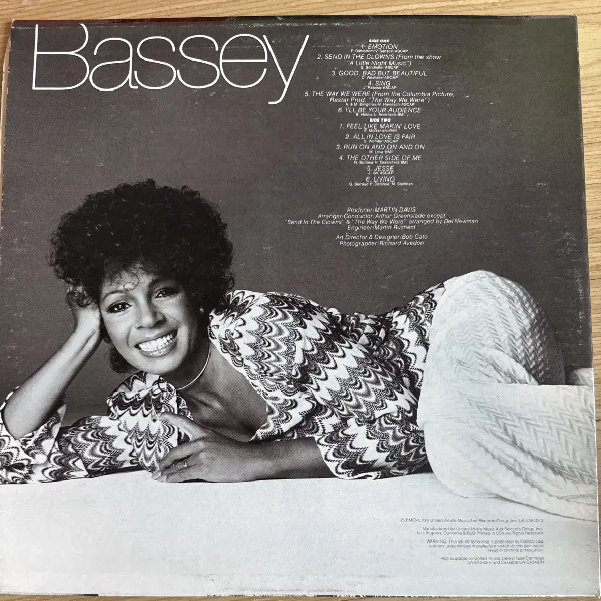 Shirley Bassey - Good, Bad, but Beautifu