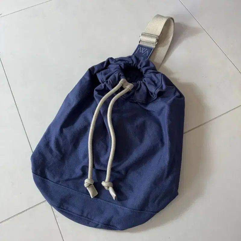 UNIQLO 유니클로 DROW STRING BAG 드로우 스트링 백