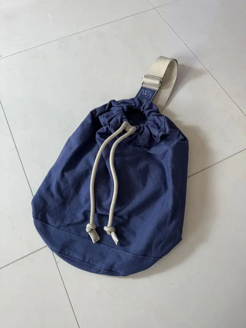 UNIQLO 유니클로 DROW STRING BAG 드로우 스트링 백