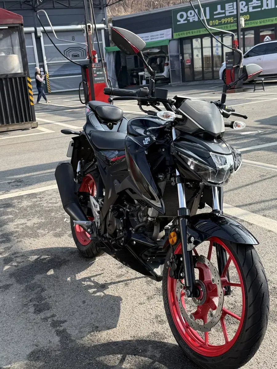 19년식 gsx s 125 abs 블랙 레드 색상 판매합니다