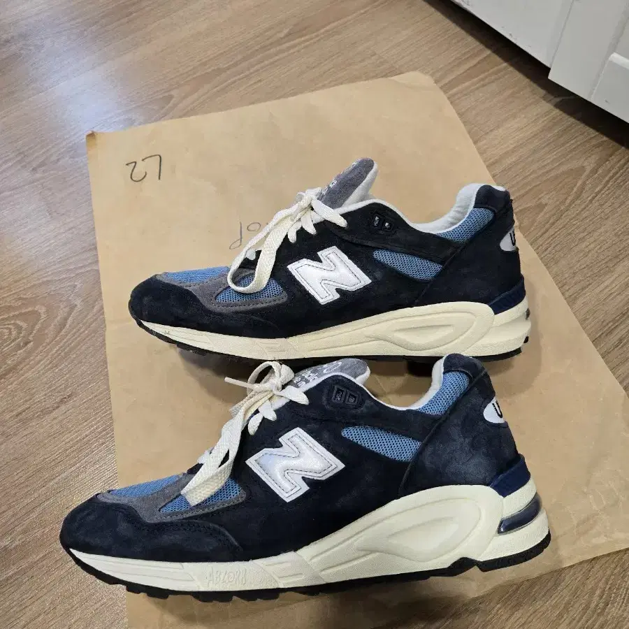 뉴발란스 990v2 MIU 네이비 캐슬락