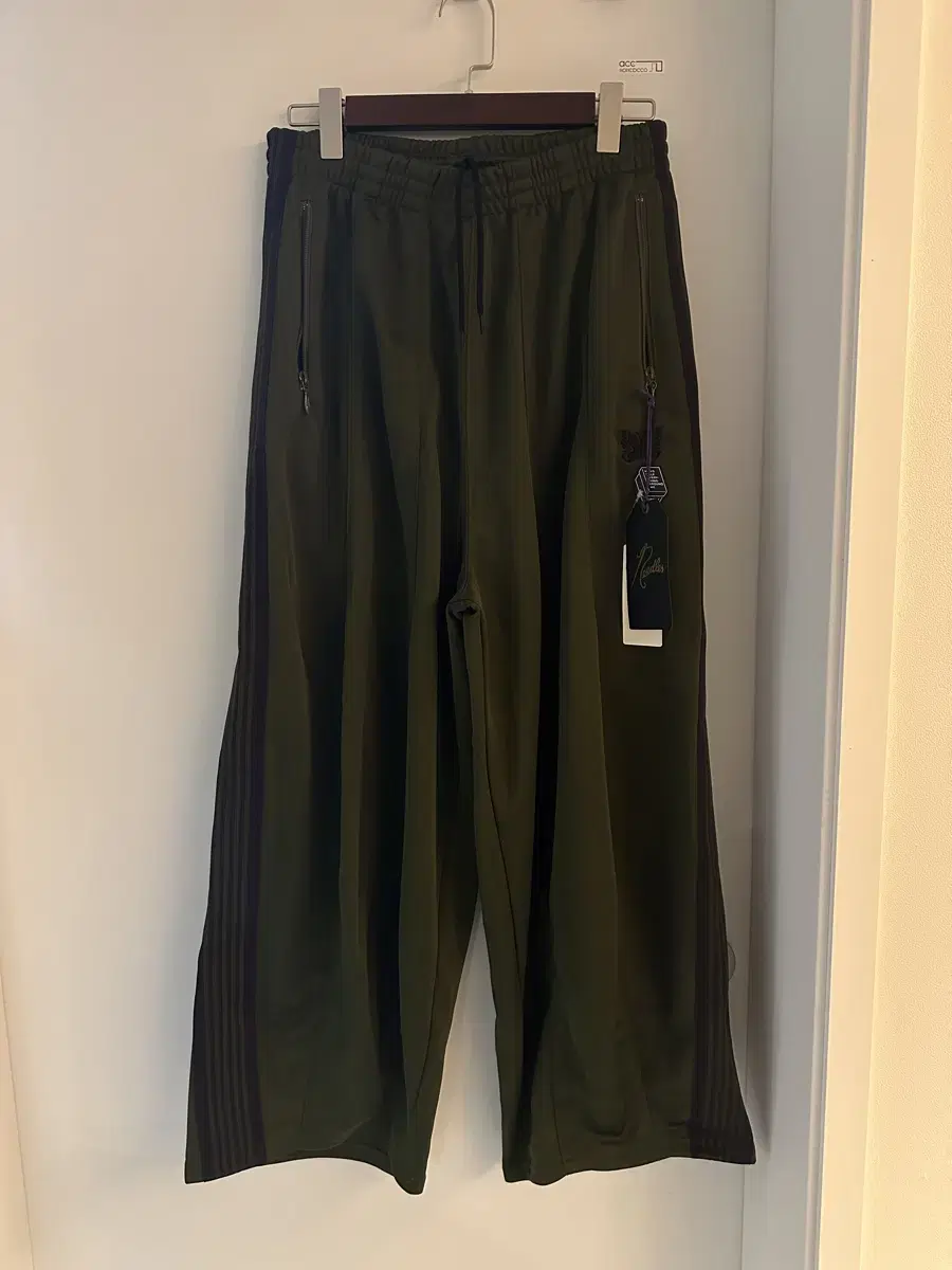 니들스 H.D Track Pants Poly Smooth Olive