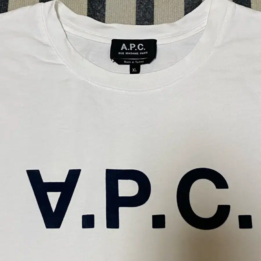 A.P.C 아페쎄 벨벳 로고 반팔 티셔츠 XL