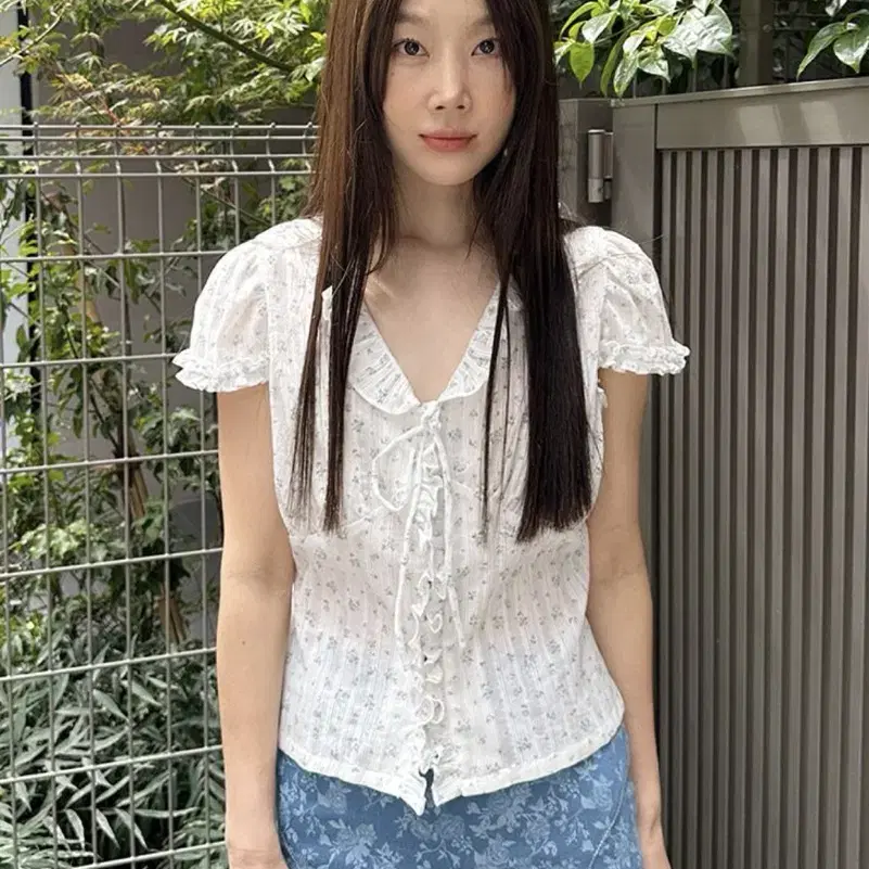 마가린핑거스 FLORAL FRILL BLOUSE