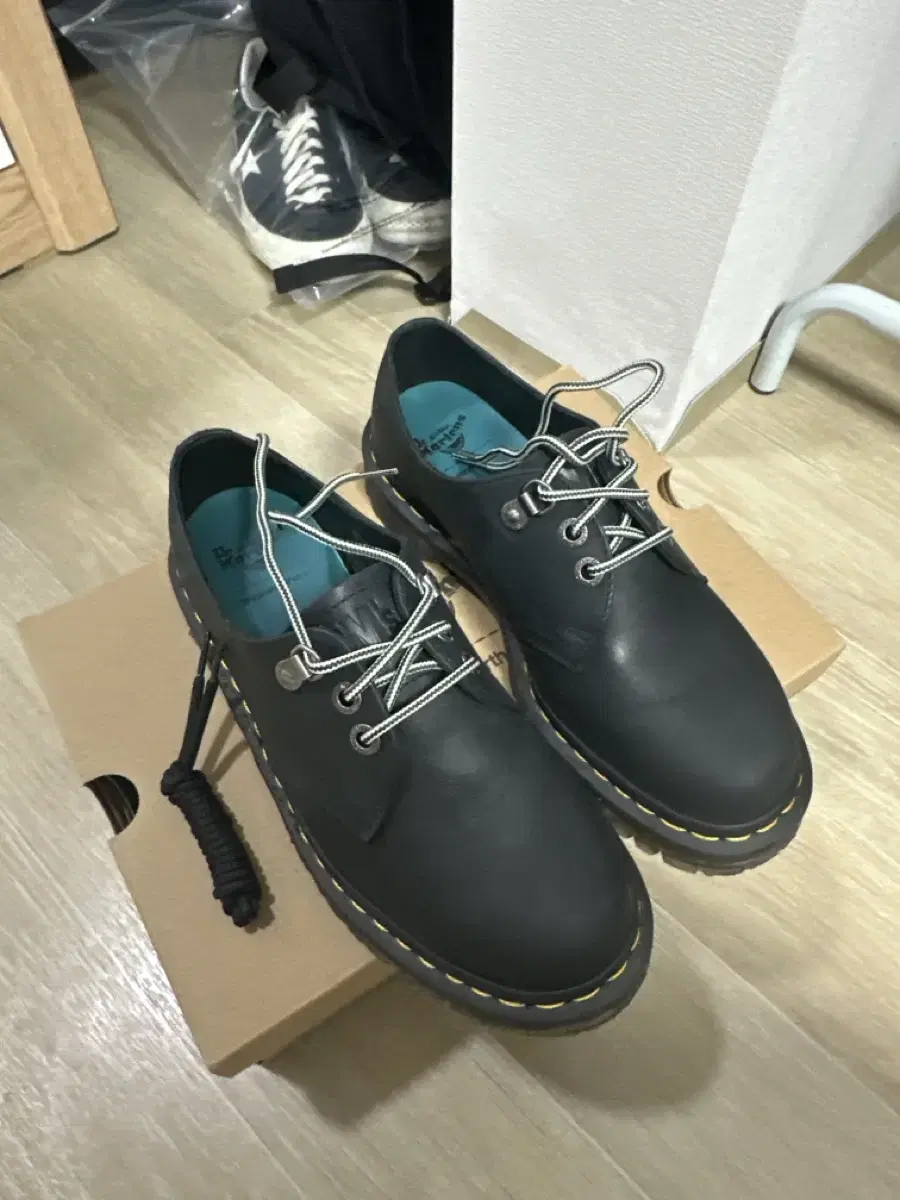 Dr. Martens Never-Ever-260