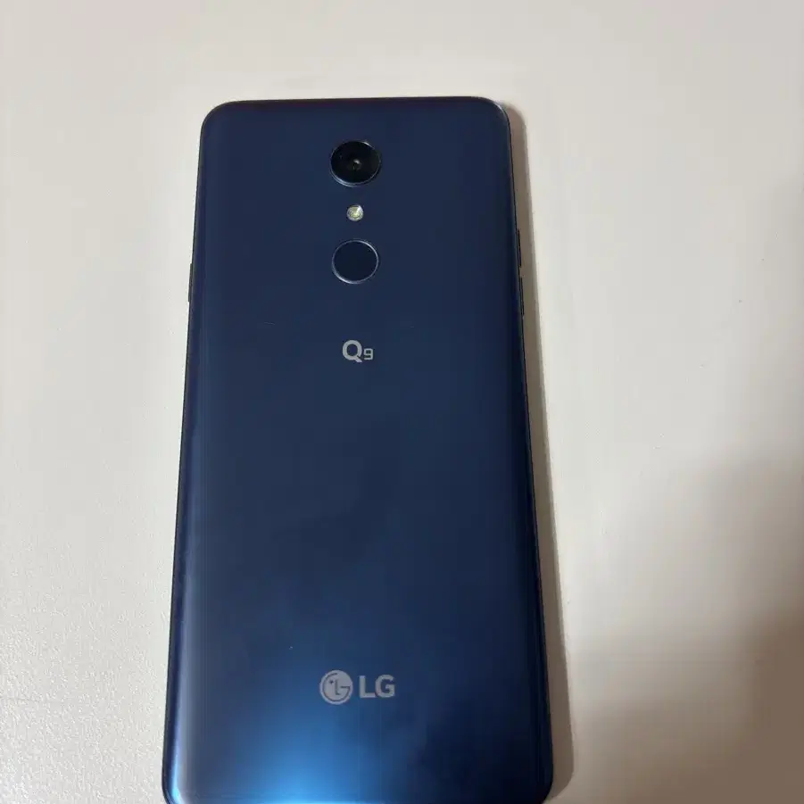 LG Q9 SS급 상태 아주 좋음