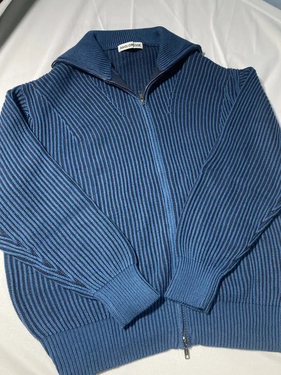 Anniversary Code Two-tone Knit Zip-up