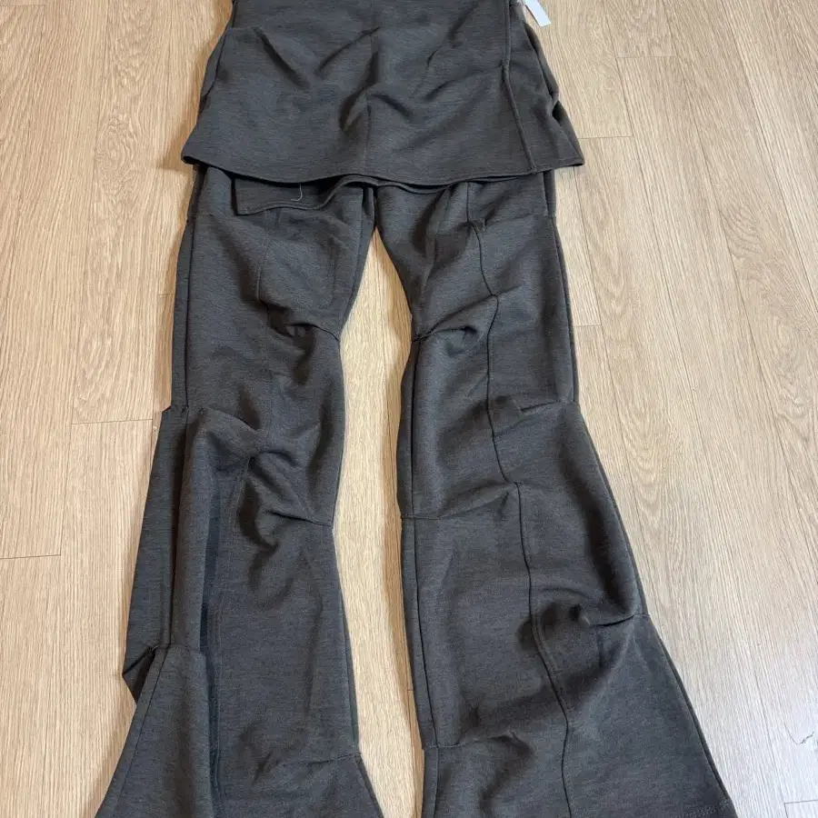 OJOS 오호스 wrapover tuck pants 새상품