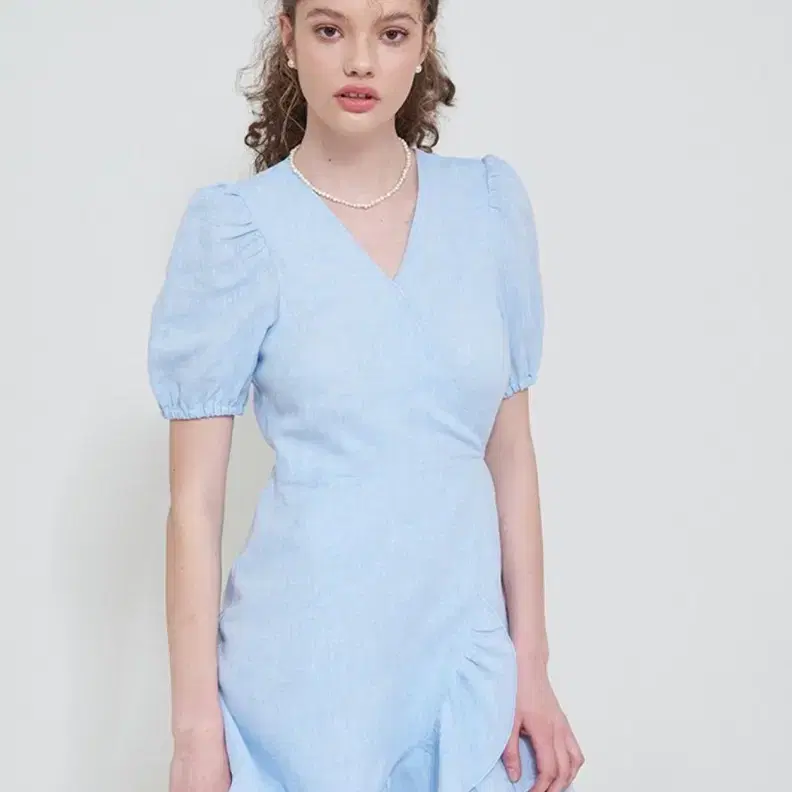 벰버 LINEN RUFFLE WRAP ONEPIECE