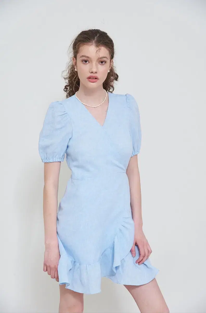 벰버 LINEN RUFFLE WRAP ONEPIECE