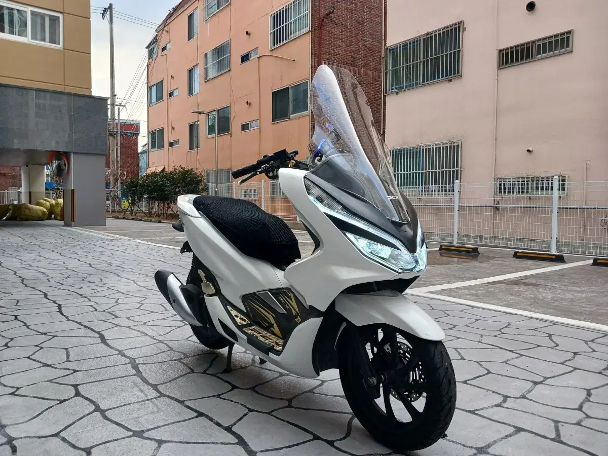 혼댜 20년 더뉴 pcx