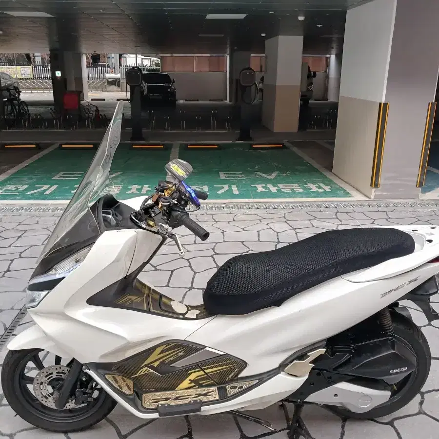 혼댜 20년 더뉴 pcx