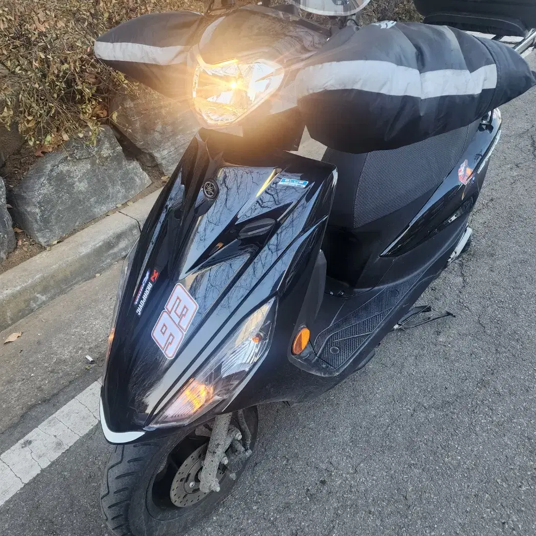 야마하 악시스-z 125 /4,100km(배달 세팅 완벽, 새차 수준)