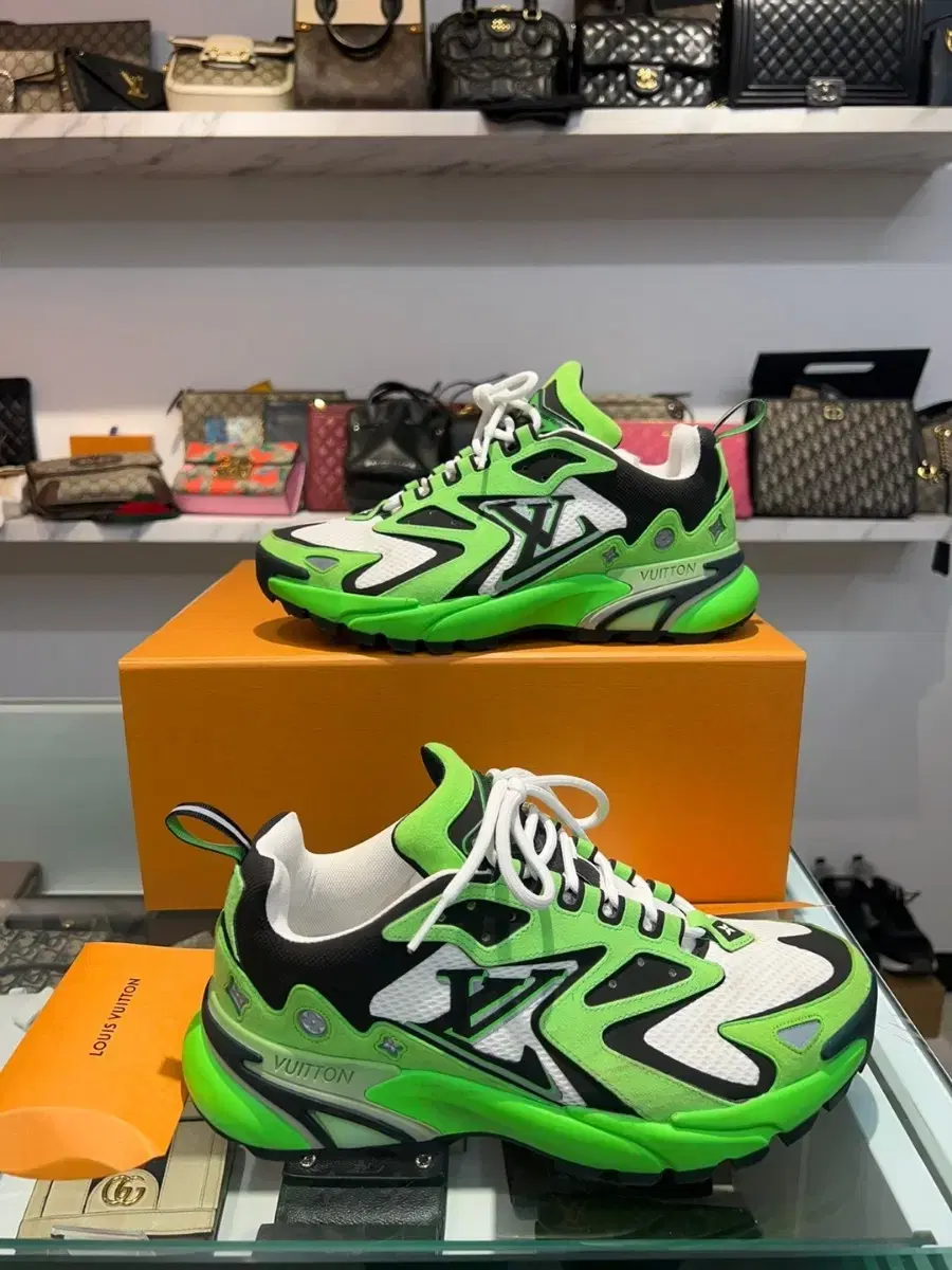 (5) Louis Vuitton Runner Tatic Sneakers Green