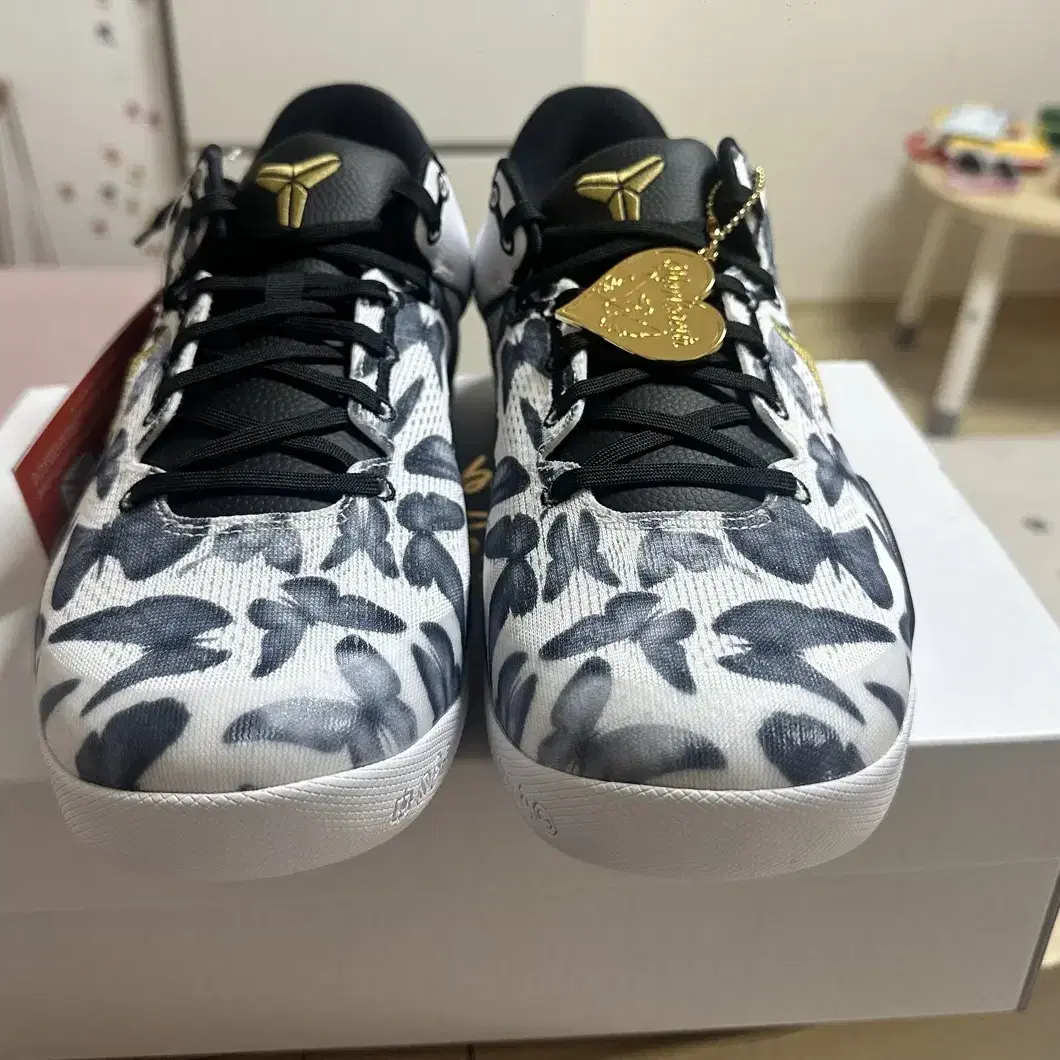 Nike Kobe 8 Protro Mambacita 사이즈 310