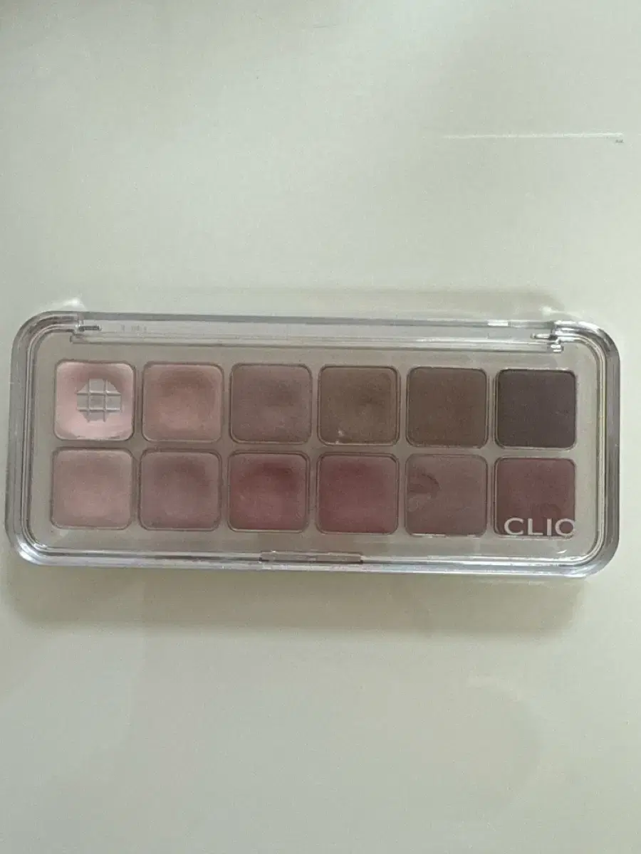 CLIO PRO Eye Palette Air Mute Library