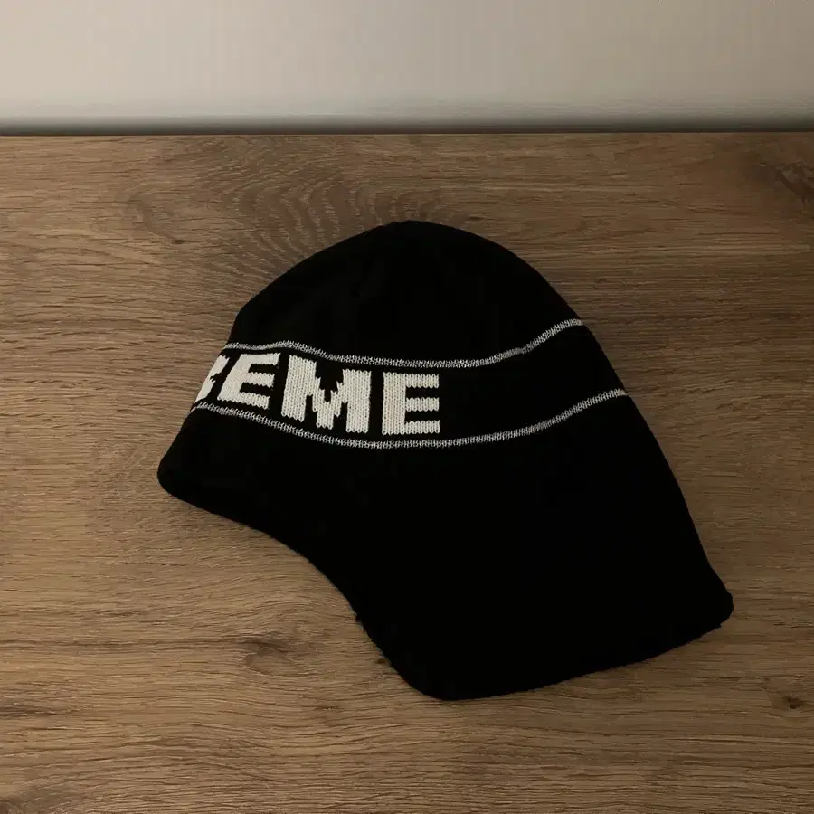 슈프림 이어플랩 비니 블랙 Supreme Earflap Beanie Bl