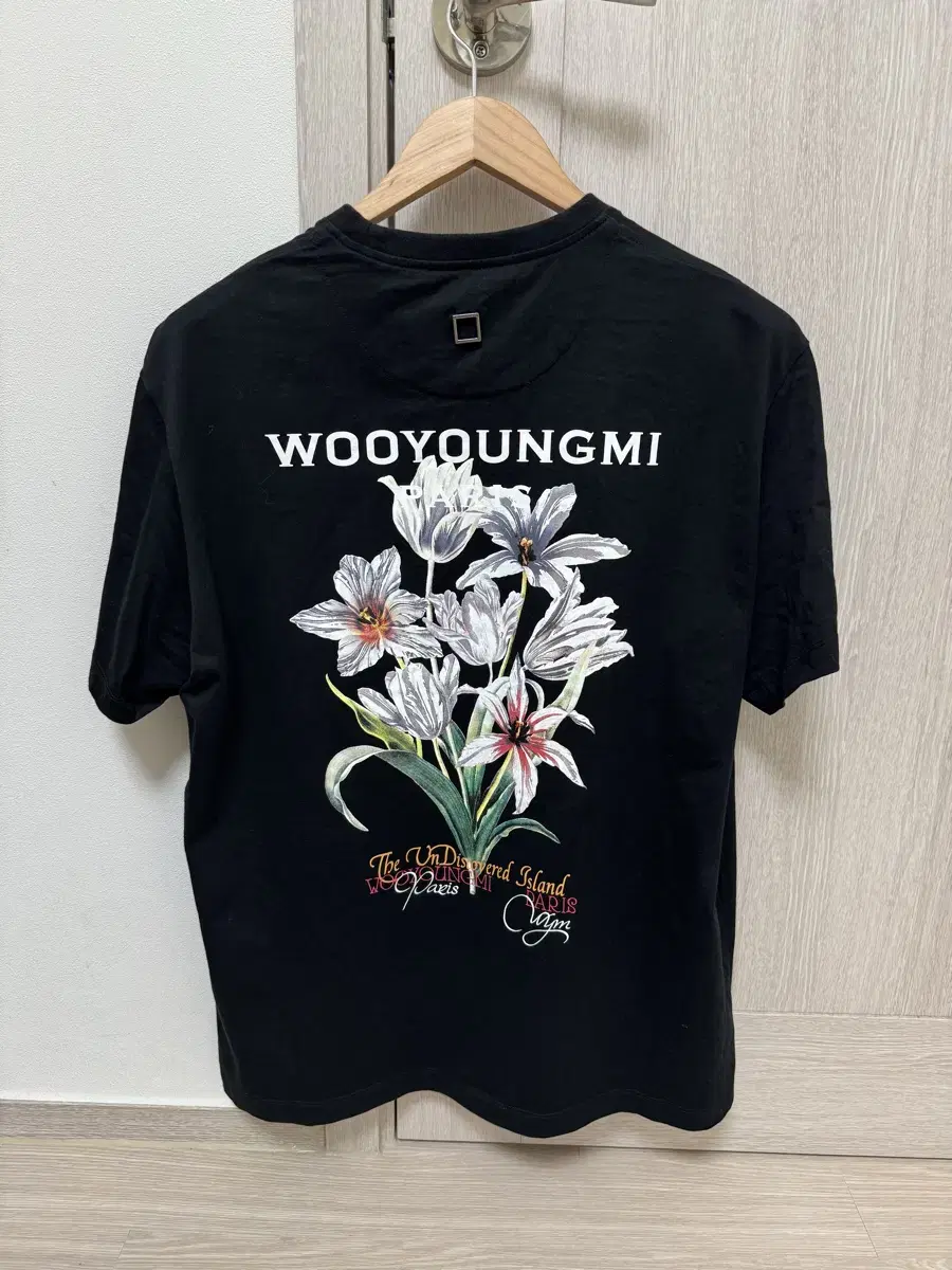 우영미 반팔 Wooyoungmi Flower Back Logo T-Shi