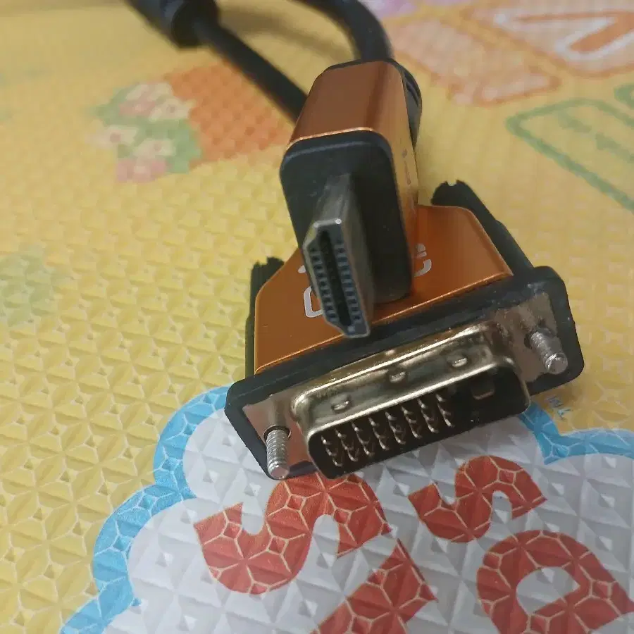 HDMI  TO  DVI  케이블 모니터선