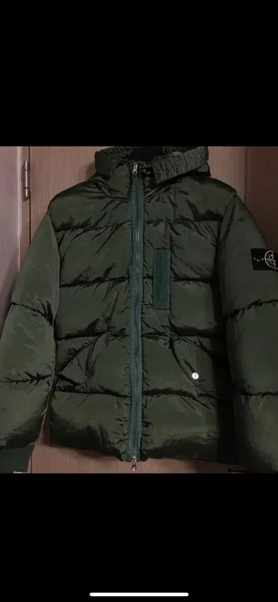 스톤아일랜드 나일론 메탈 다운 자켓 Olive green 22fw 국내판