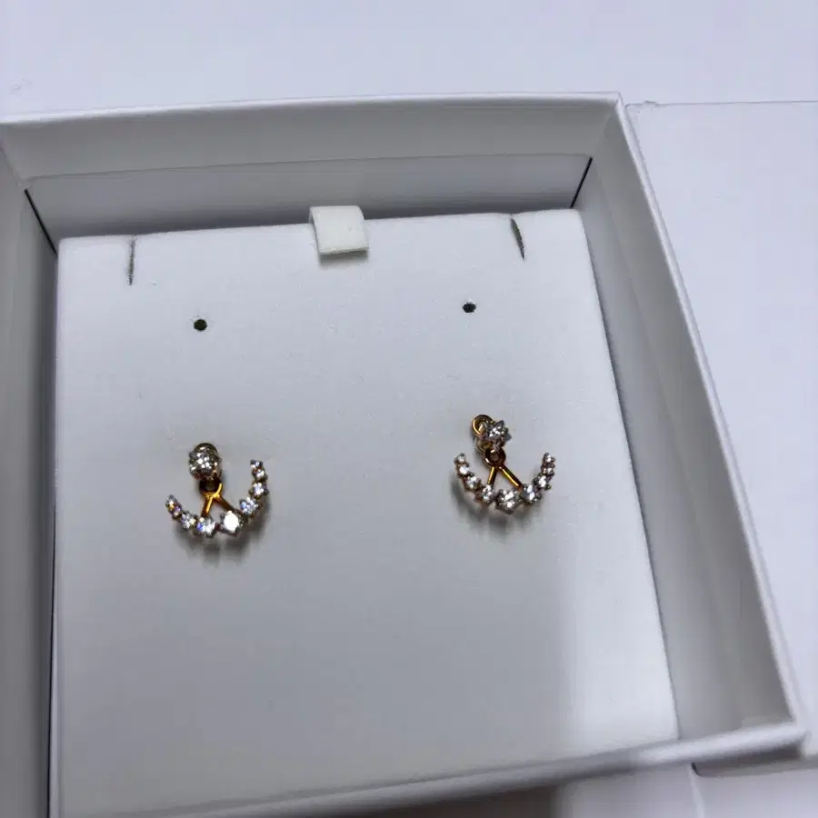 [Swarovski] 스와로브스키 아뜰리에 정품 귀걸이