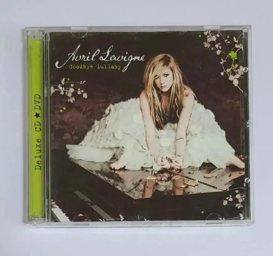 에이브릴 라빈 Goodbye Lullaby CD+DVD 디럭스 앨범 시디